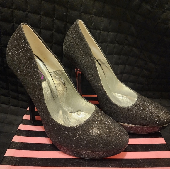 Size 7.5 sexy glittery stilettos - Picture 2 of 7